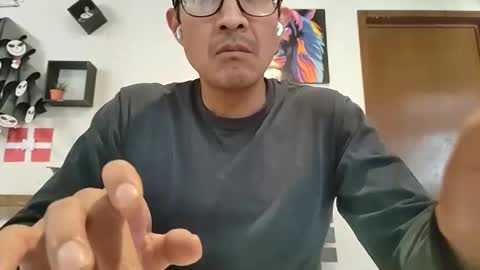 Manu O online show from April 5, 2026, 7:33 pm