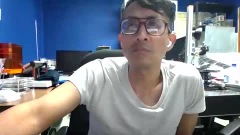 Snapshot of bisexmangenx chatting on May 30, 2026, 1:14 am Manu O online show from May 30, 2026, 1:14 am