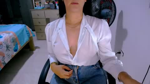 bittermomxxx online show from June 26, 2026, 3:27 pm