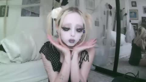 vampire fang  online show from March 12, 2026, 6:36 pm