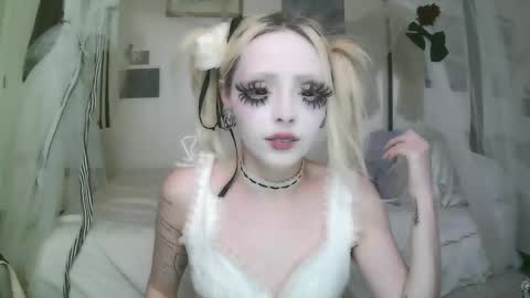 vampire fang  online show from March 18, 2026, 6:55 pm