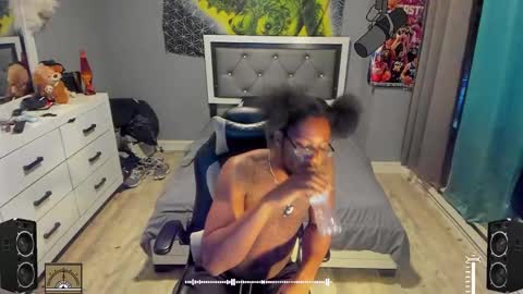 Snapshot of blaccanalmatters chatting on March 5, 2025, 12:27 am Plant Base Streamers From Pennsylvania online show from March 5, 2025, 12:27 am