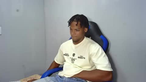 Snapshot of black_dicck chatting on May 5, 2026, 12:18 am tu morenito online show from May 5, 2026, 12:18 am