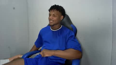 Snapshot of black_dicck chatting on June 5, 2026, 7:08 pm tu morenito online show from June 5, 2026, 7:08 pm