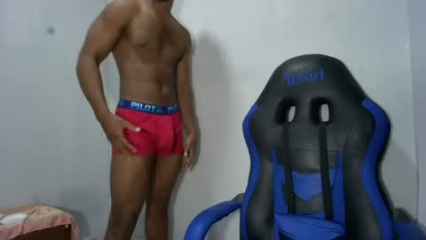 Snapshot of black_dicck chatting on June 18, 2026, 4:00 pm tu morenito online show from June 18, 2026, 4:00 pm