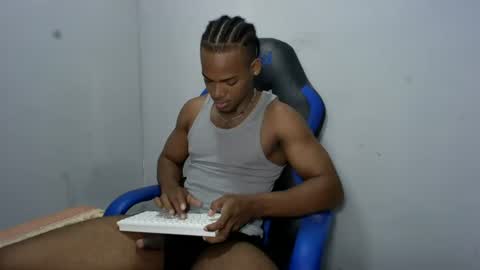 Snapshot of black_dicck chatting on June 26, 2026, 2:32 pm tu morenito online show from June 26, 2026, 2:32 pm