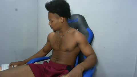 Snapshot of black_dicck chatting on July 2, 2026, 3:45 am tu morenito online show from July 2, 2026, 3:45 am