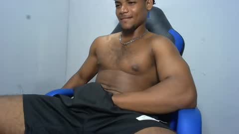 Snapshot of black_dicck chatting on July 5, 2026, 4:19 am tu morenito online show from July 5, 2026, 4:19 am