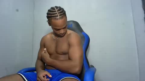 Snapshot of black_dicck chatting on July 17, 2026, 2:40 am tu morenito online show from July 17, 2026, 2:40 am