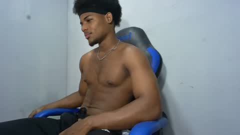 Snapshot of black_dicck chatting on July 29, 2026, 3:32 pm tu morenito online show from July 29, 2026, 3:32 pm
