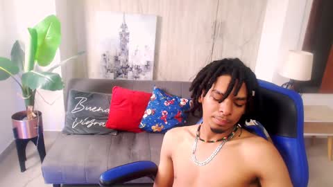 Black online show from December 11, 2024, 3:47 pm