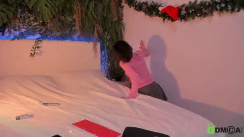 Snapshot of black_jenny chatting on December 17, 2024, 4:43 pm Jenny online show from December 17, 2024, 4:43 pm