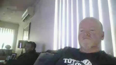 Snapshot of black_n_white4 chatting on March 4, 2025, 8:24 am black_n_white4 online show from March 4, 2025, 8:24 am