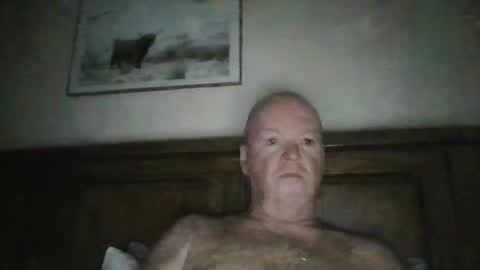 Snapshot of black_n_white4 chatting on April 21, 2026, 11:18 pm black_n_white4 online show from April 21, 2026, 11:18 pm