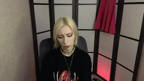 Snapshot of black_orchides chatting on May 25, 2026, 8:20 am Emily online show from May 25, 2026, 8:20 am