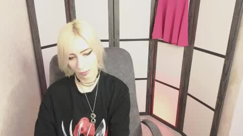 Snapshot of black_orchides chatting on June 1, 2026, 8:38 am Emily online show from June 1, 2026, 8:38 am