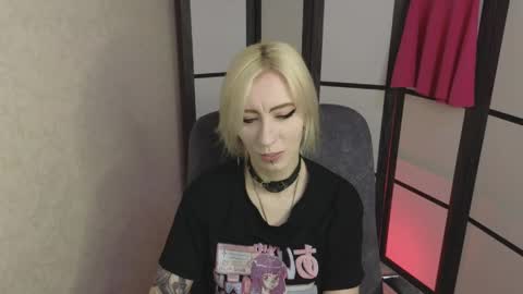 Snapshot of black_orchides chatting on June 3, 2026, 8:39 am Emily online show from June 3, 2026, 8:39 am