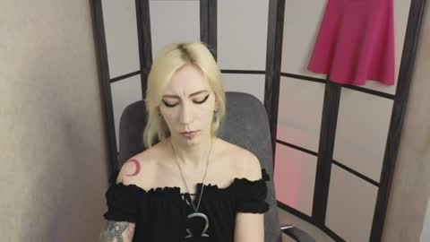 Snapshot of black_orchides chatting on June 11, 2026, 8:23 am Emily online show from June 11, 2026, 8:23 am