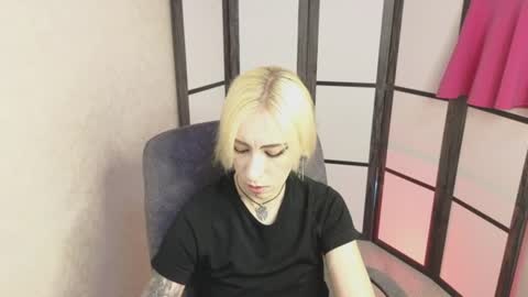 Snapshot of black_orchides chatting on July 16, 2026, 8:42 am Emily online show from July 16, 2026, 8:42 am