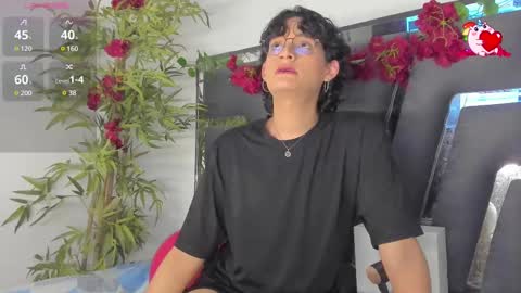 B L A C K  R O S E  online show from February 21, 2025, 2:38 pm