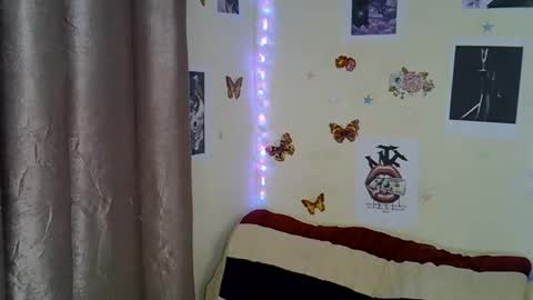 Snapshot of black_rosey chatting on December 16, 2025, 4:01 pm veraa online show from December 16, 2025, 4:01 pm