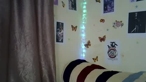 Snapshot of black_rosey chatting on December 18, 2025, 6:03 pm veraa online show from December 18, 2025, 6:03 pm