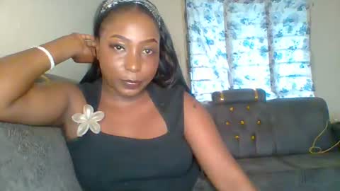 Dee online show from June 14, 2026, 3:52 am