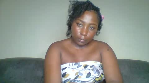 Dee online show from July 2, 2026, 7:42 pm