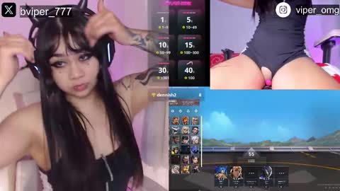 Snapshot of black_viperr chatting on October 4, 2025, 3:26 am Mel online show from October 4, 2025, 3:26 am