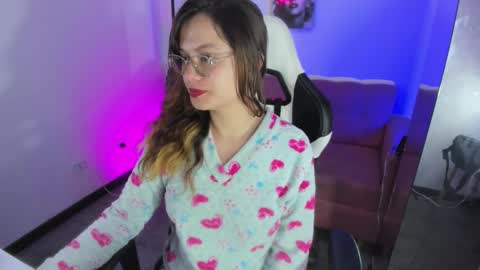 Snapshot of blackberry_s chatting on November 30, 2025, 12:53 pm Sophie online show from November 30, 2025, 12:53 pm