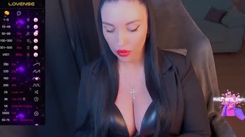 blackberry_star online show from December 28, 2024, 7:33 am