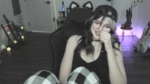 Ella online show from January 8, 2026, 6:43 pm