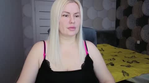 Snapshot of blackeyes11 chatting on October 23, 2025, 2:00 am blackeyes11 online show from October 23, 2025, 2:00 am