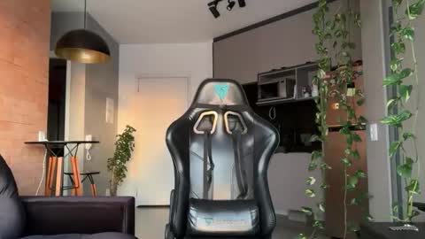 Macauly online show from March 17, 2026, 9:07 pm