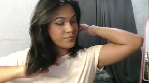 Ellez online show from October 1, 2025, 5:19 pm