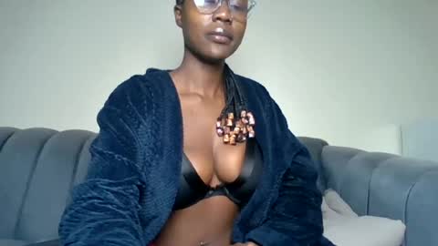 Snapshot of blackprincess25 chatting on July 27, 2026, 2:29 am Lorraine online show from July 27, 2026, 2:29 am