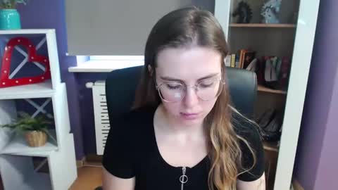 Z O E Y online show from February 21, 2025, 10:50 am