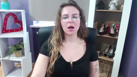 Z O E Y online show from March 5, 2025, 8:54 am