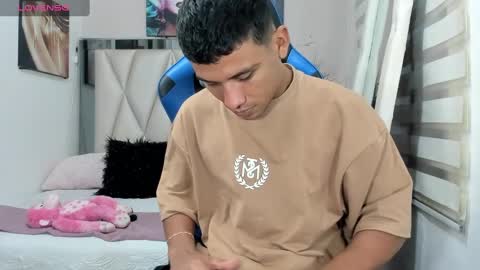 Snapshot of blacksex_boy chatting on December 26, 2024, 10:20 pm Marlon online show from December 26, 2024, 10:20 pm