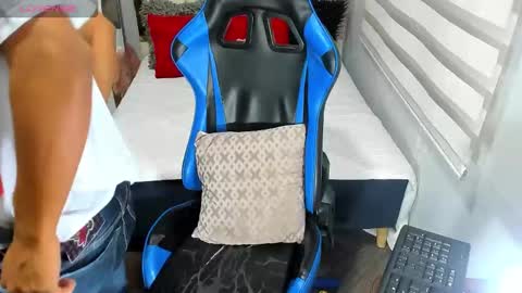 Snapshot of blacksex_boy chatting on October 12, 2025, 9:41 am Marlon online show from October 12, 2025, 9:41 am