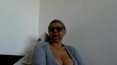 Snapshot of blackwidow05 chatting on April 25, 2026, 1:41 pm Black Widow online show from April 25, 2026, 1:41 pm