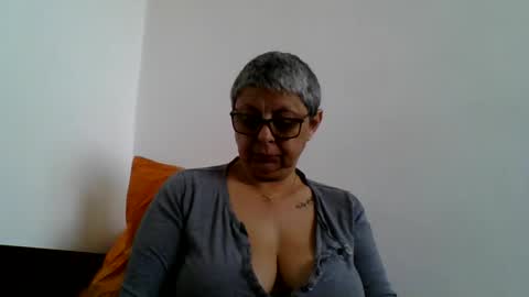 Snapshot of blackwidow05 chatting on May 14, 2026, 12:45 pm Black Widow online show from May 14, 2026, 12:45 pm
