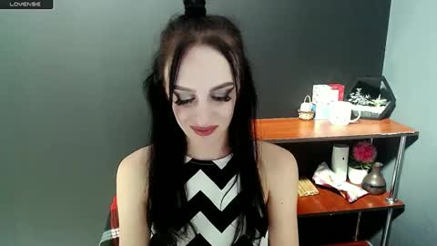 Ivy online show from December 19, 2024, 11:14 pm