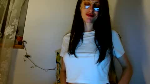 Snapshot of blacky_berry chatting on May 19, 2026, 10:49 pm Ivy online show from May 19, 2026, 10:49 pm
