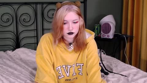 Snapshot of blacky_tea chatting on December 12, 2024, 1:39 pm blacky_tea online show from December 12, 2024, 1:39 pm