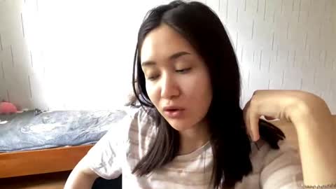 Mila online show from April 28, 2026, 7:46 am