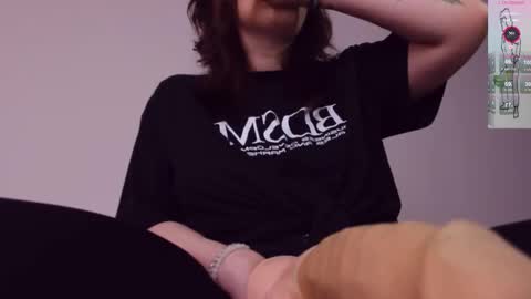 Snapshot of blake_luna chatting on September 17, 2025, 9:44 am Britney online show from September 17, 2025, 9:44 am