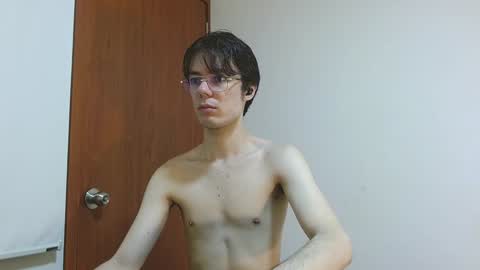 Snapshot of blakeshatter chatting on December 24, 2024, 4:19 pm blakeshatter online show from December 24, 2024, 4:19 pm