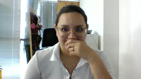 Lary online show from September 16, 2025, 1:34 pm