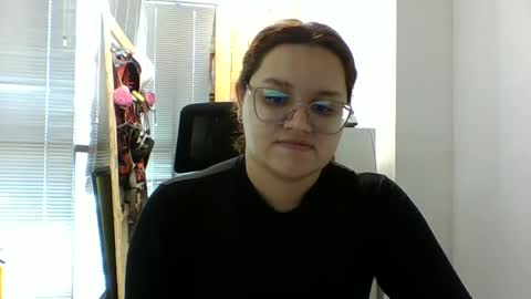Lary online show from September 17, 2025, 5:25 pm